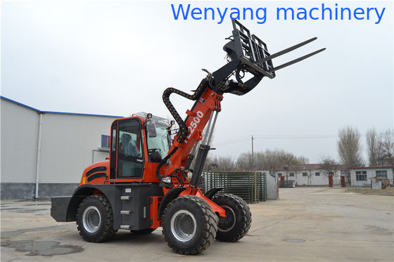 China WY2500 máquinas agrícolas carregador telescópico com garfo de palete fornecedor